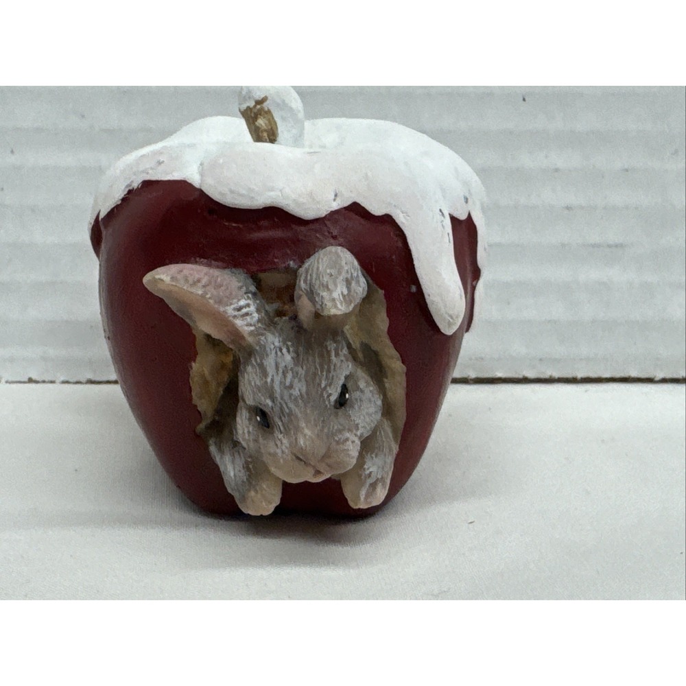 Vintage Charming Tails Bunny in Apple Christmas Ornament Figurine Silvestri 2.5"